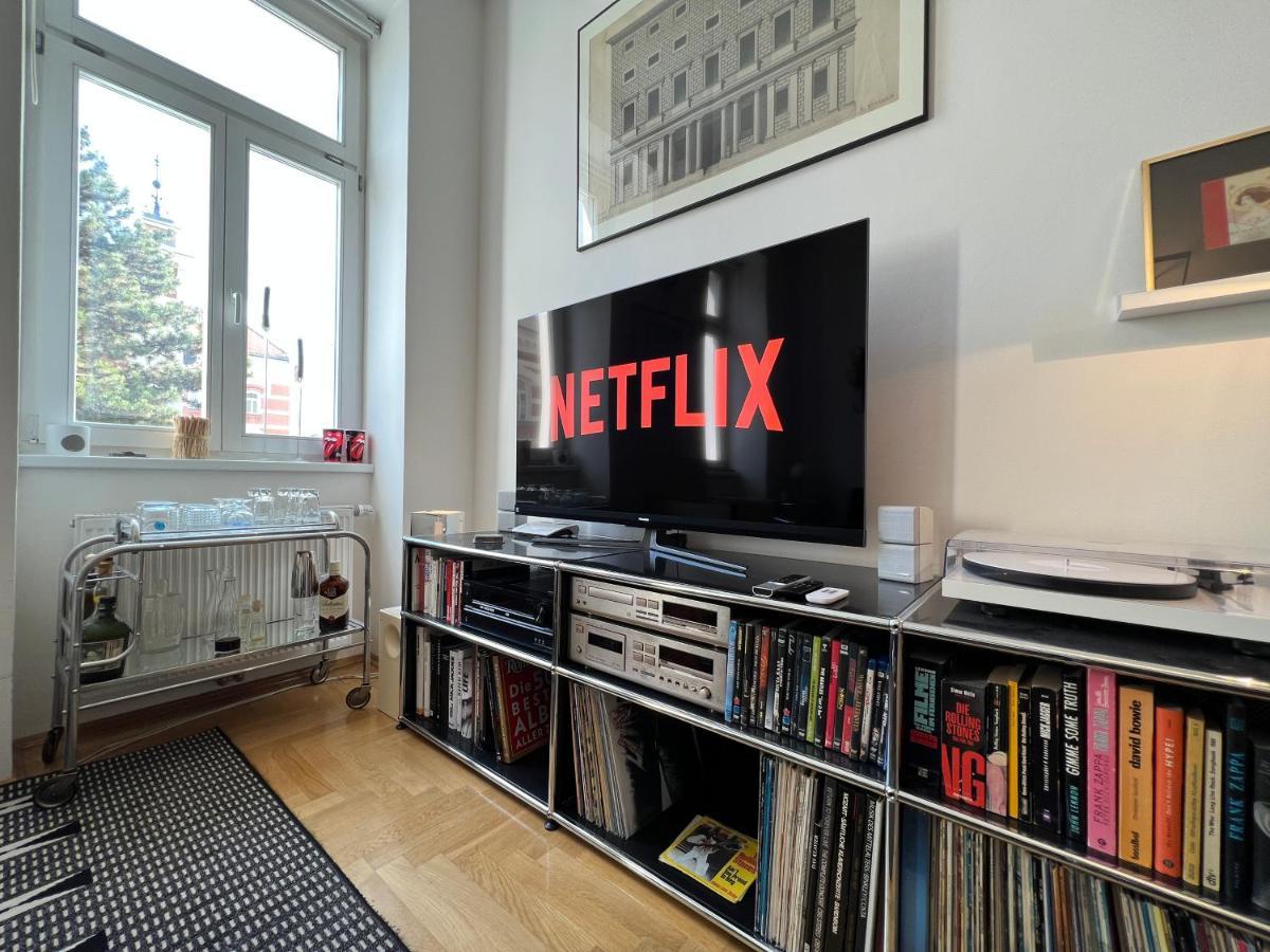 Apartment Design Apartment: Stylish Near Schönbrunn With Parking & Netflix Vienna